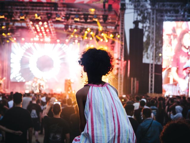 Un changement de tête d’affiche au festival Fono : quelles répercussions pour les festivaliers ?